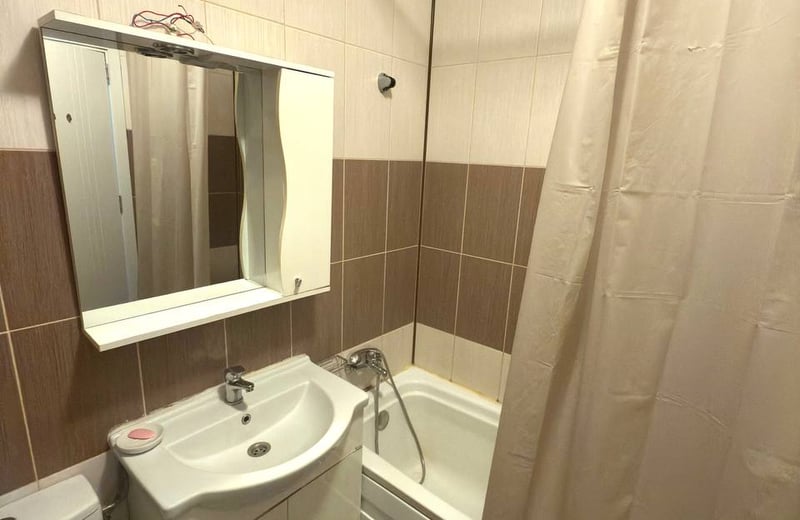 Alquiler de un acogedor apartamento de 2 habitaciones con balcón, Bucarest, Rumanía